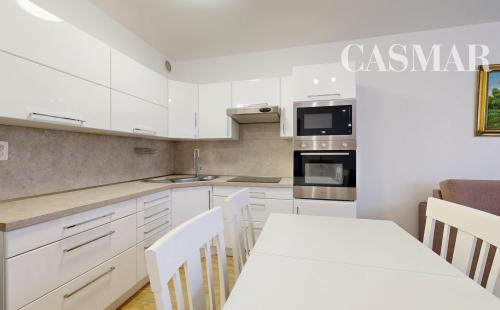 REZERVOVANÉ zariadený 2-izbový apartmán v novostavbe Arboria