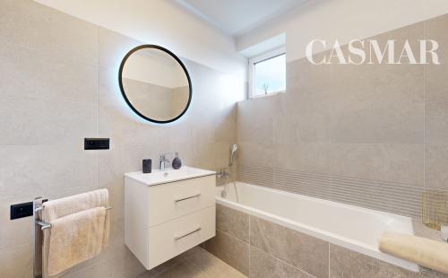 Štýlový 3-izbový byt so zariadením, loggiou a balkónom