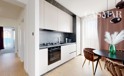 Štýlový 3-izbový byt so zariadením, loggiou a balkónom