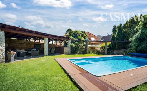 NOVÁ CENA! 2podlažný 6izb. rod.dom  s dvoj garážou    na Kozáckej ul.