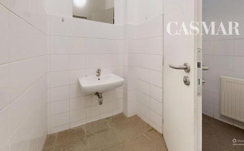 NA PRENÁJOM: Multifunkčný komerčný objekt – Radošovce.