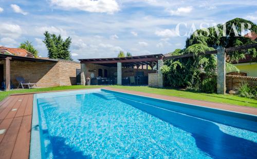 NOVÁ CENA! 2podlažný 6izb. rod.dom  s dvoj garážou    na Kozáckej ul.