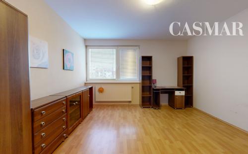 Na prenájom: Priestranný 3-izbový byt s balkónom, 99 m²