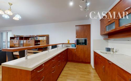 Na prenájom: Priestranný 3-izbový byt s balkónom, 99 m²