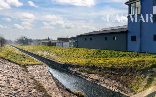 Na PREDAJ!!! Slnečný,  stavebný pozemok ,oplotený v obľúbenej časti Trnavy  na Kozáckej ulici.