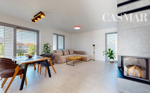 Moderný 4-izbový bungalov s fotovoltikou, garážou a minimálnymi nákladmi – Modrovka