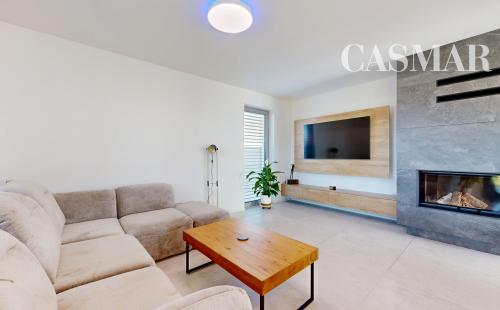 Moderný 4-izbový bungalov s fotovoltikou, garážou a minimálnymi nákladmi – Modrovka