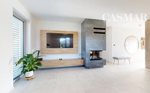 Moderný 4-izbový bungalov s fotovoltikou, garážou a minimálnymi nákladmi – Modrovka