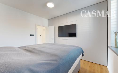 Moderný 4-izbový bungalov s fotovoltikou, garážou a minimálnymi nákladmi – Modrovka