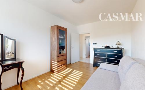 Moderný 4-izbový bungalov s fotovoltikou, garážou a minimálnymi nákladmi – Modrovka