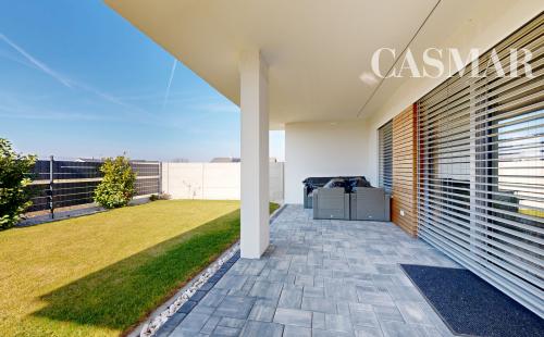 Moderný 4-izbový bungalov s fotovoltikou, garážou a minimálnymi nákladmi – Modrovka