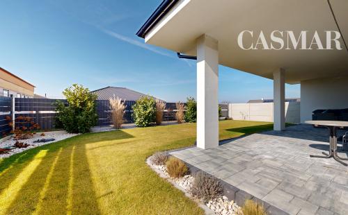 Moderný 4-izbový bungalov s fotovoltikou, garážou a minimálnymi nákladmi – Modrovka