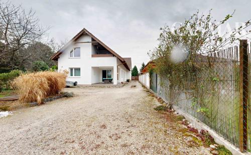 PREDAJ | Veľkorysý rodinný dom v Trnave s 3 bytovými jednotkami – bývanie aj investícia