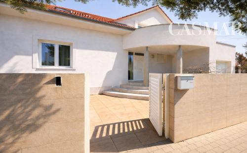 PREDAJ | Veľkorysý rodinný dom v lukratívnej časti – Trnava, Vajslova dolina