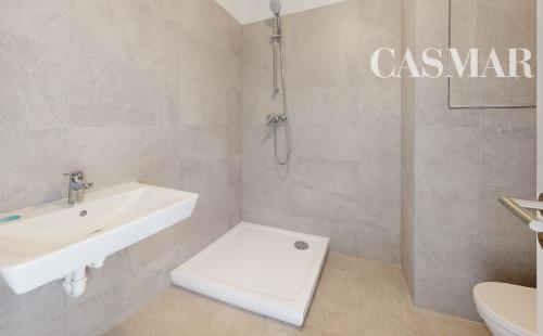 PRENÁJOM / 1-izbový byt so spacím kútom a parkovacím miestom