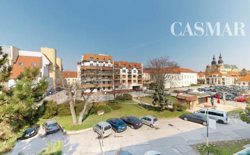 PREDAJ | Exkluzívna nehnuteľnosť v centre mesta Trnava – byt v podkroví s výnimočnou výmerou