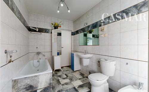 PREDAJ | Exkluzívna nehnuteľnosť v centre mesta Trnava – byt v podkroví s výnimočnou výmerou