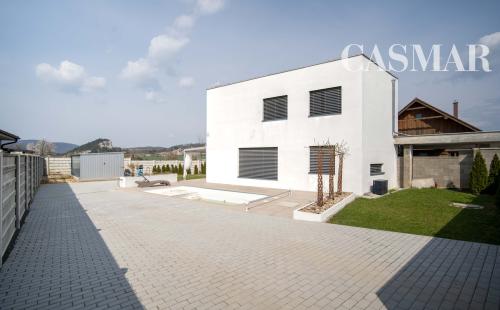 Luxusný 5izb pasívny RD s bazénom v obci Trstín–Malé Karpaty