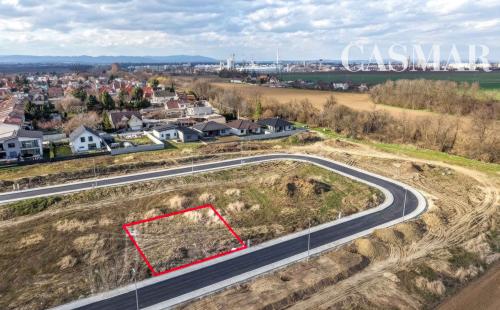 🏡 POZEMOK NA PREDAJ – Hrnčiarovce nad Parnou (pri Trnave) – 545 m². Nová rezidenčná zóna so sieťami a komunikáciami