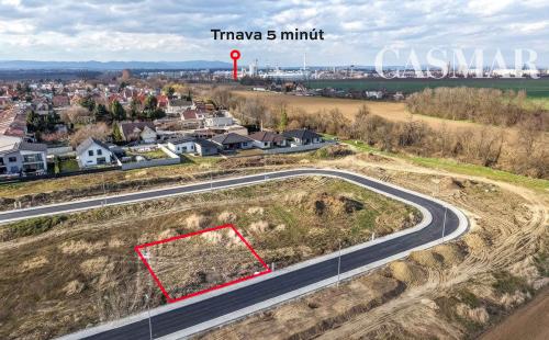🏡 POZEMOK NA PREDAJ – Hrnčiarovce nad Parnou (pri Trnave) – 545 m². Nová rezidenčná zóna so sieťami a komunikáciami