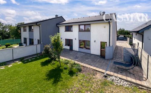 MODERNÝ 4-IZB RODINNÝ DOM S GARÁŽOU-BOHDANOVCE NAD TRNAVOU