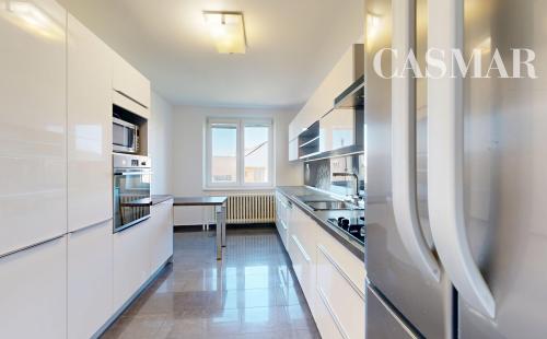 Na predaj priestranný rodinný dom s veľkorysým pozemkom