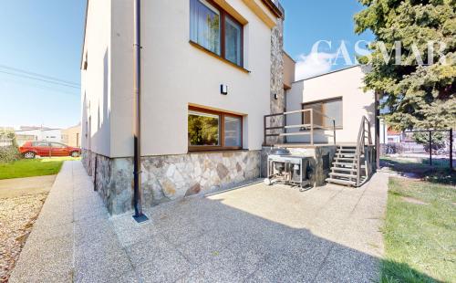 Na predaj priestranný rodinný dom s veľkorysým pozemkom