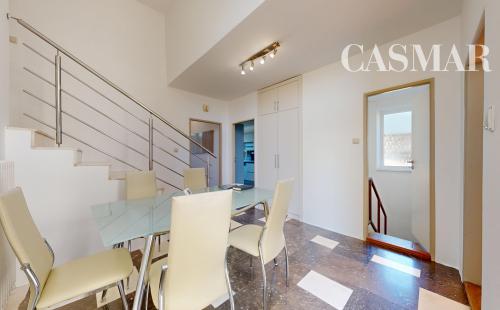 Na predaj priestranný rodinný dom s veľkorysým pozemkom