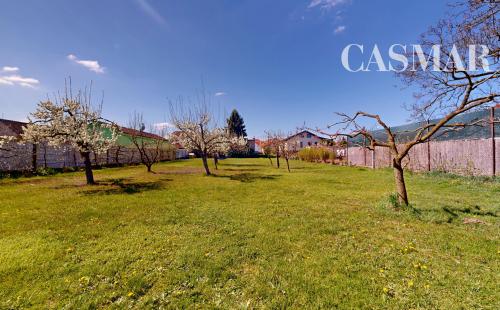 Na predaj priestranný rodinný dom s veľkorysým pozemkom