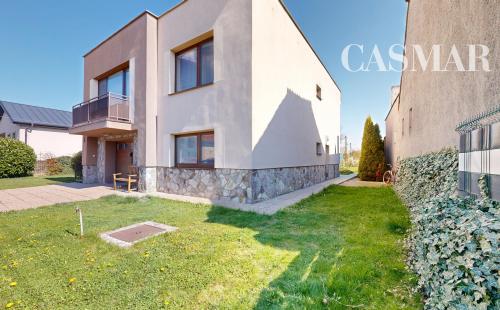 Na predaj priestranný rodinný dom s veľkorysým pozemkom