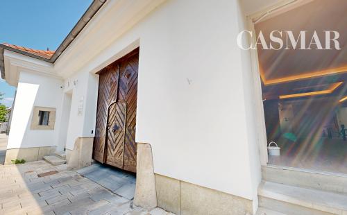 Obchodný priestor v centre Trnavy – novozrekonštruovaný s historickou atmosférou