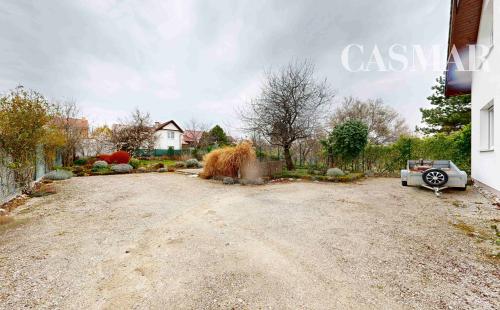 PREDAJ | Veľkorysý rodinný dom v Trnave s 3 bytovými jednotkami – bývanie aj investícia