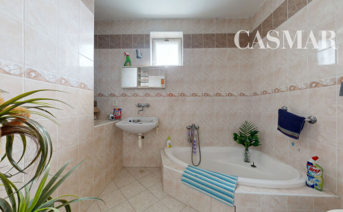 🏡 Vidiecky rodinný dom s veľkou záhradou a vínnou pivničkou – Trstín
