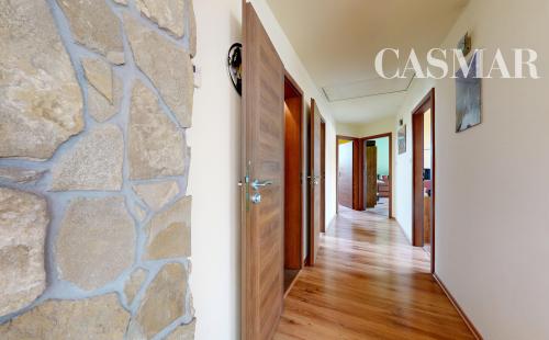 !NA PREDAJ! POLYFUNKČNÁ BUDOVA - BYT S NEBYTOVÝMI PRIESTORMI