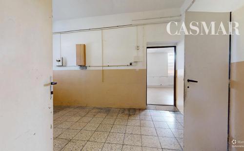 !NA PREDAJ! POLYFUNKČNÁ BUDOVA - BYT S NEBYTOVÝMI PRIESTORMI