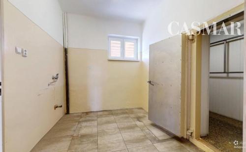 !NA PREDAJ! POLYFUNKČNÁ BUDOVA - BYT S NEBYTOVÝMI PRIESTORMI