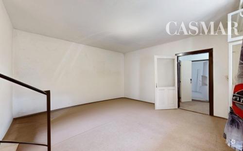 VIRTUÁLNA PREHLIADKA / Priestranný rodinný dom s veľkým potenciálom