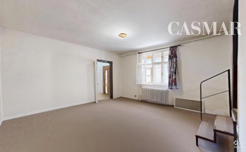 VIRTUÁLNA PREHLIADKA / Priestranný rodinný dom s veľkým potenciálom