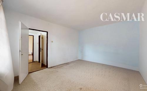 VIRTUÁLNA PREHLIADKA / Priestranný rodinný dom s veľkým potenciálom