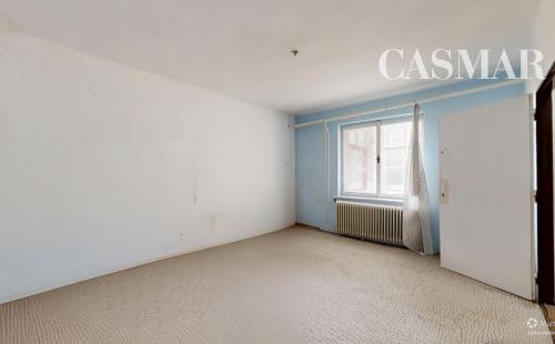 VIRTUÁLNA PREHLIADKA / Priestranný rodinný dom s veľkým potenciálom