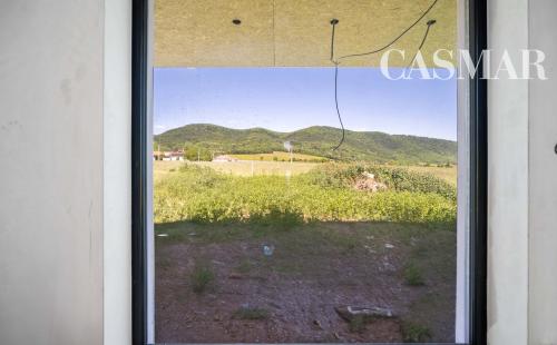 Na predaj:Moderný 4izb bungalov na veľkorysom pozemku v Dolných Orešanoch