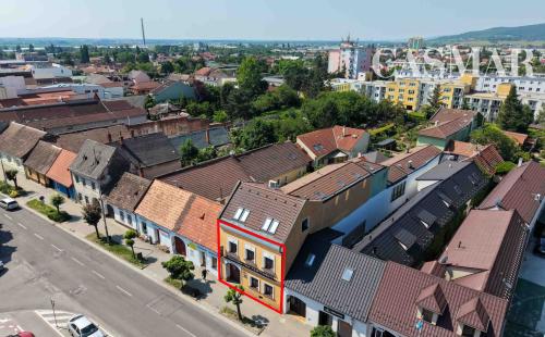 NA PREDAJ ŠTÝLOVÝ PENZIÓN V HISTORICKOM CENTRE PEZINKA