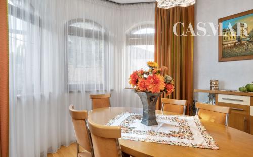 NOVÁ CENA! 2podlažný 6izb. rod.dom  s dvoj garážou    na Kozáckej ul.