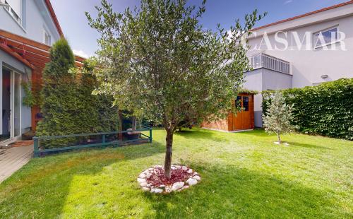 Moderný 2izb byt s veľkou okrasnou záhradou a vlastnou garážou v Bielom Kostole