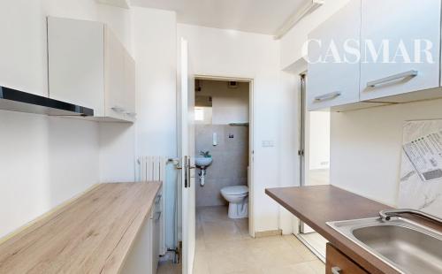 NA PRENÁJOM: Presvetlený obchodný priestor 45 m² na Rybníkovej ulici v Trnave