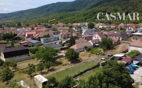 STAVEBNÝ POZEMOK V HORNÝCH OREŠANOCH / Kompletné IS