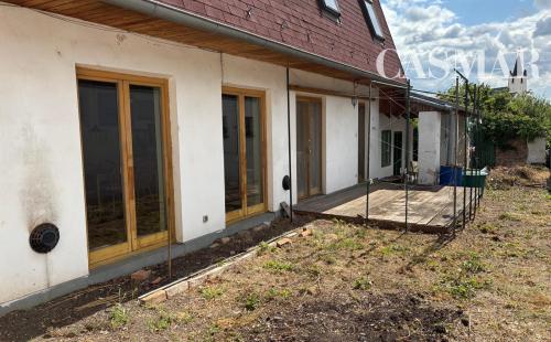 🏡 Priestranný rodinný dom v centre Hrnčiaroviec nad Parnou