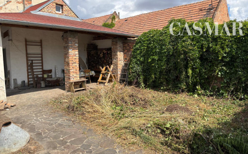 🏡 Priestranný rodinný dom v centre Hrnčiaroviec nad Parnou