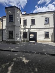 Exkluzívny 4-izb mezonet s parkovaním v historickom centre Trnavy