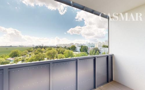 Moderný 2-izbový byt s parkovaním a panoramatickým výhľadom – Púpavy pri Aleji, ul. Gen. Goliana